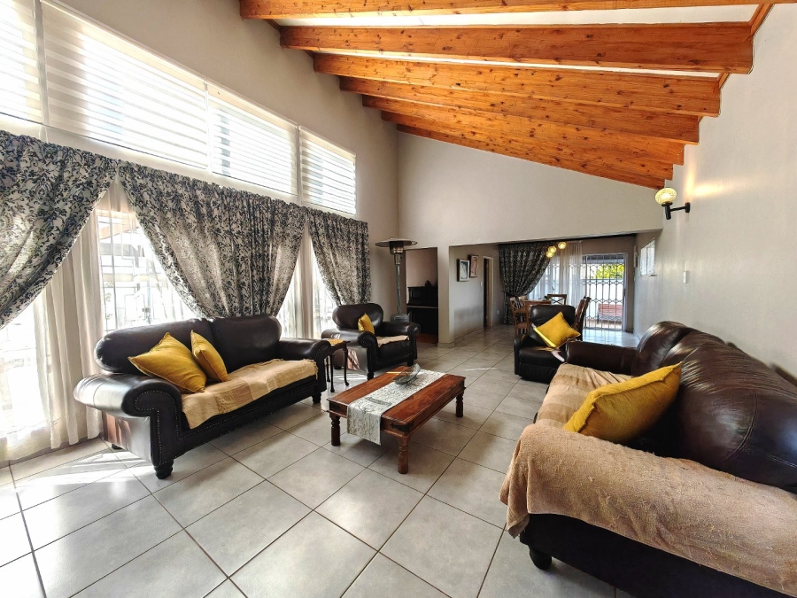 5 Bedroom Property for Sale in Heuwelsig Free State